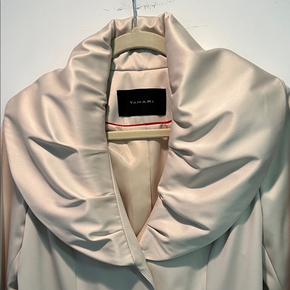 TAHARI Trench Coat Water Repellent Cream Woman’s Size 6 - Picture 2 of 16